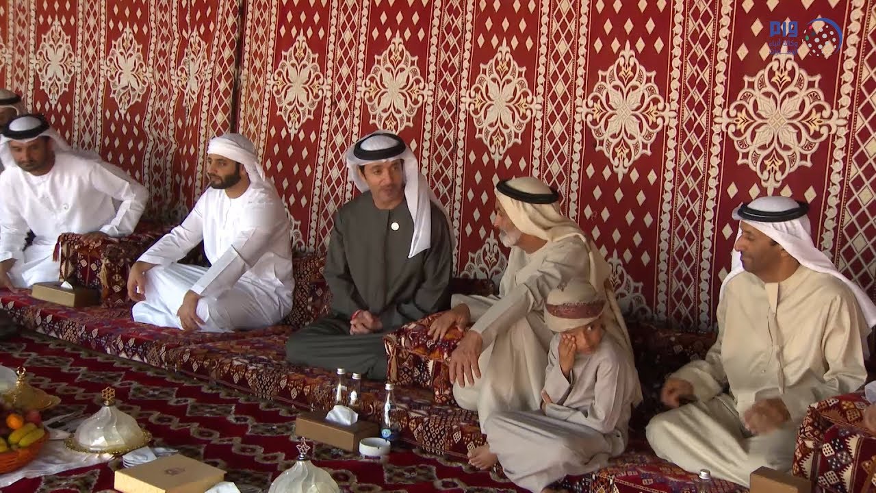 هزاع بن زايد يحضر مأدبة عشاء محمد عبدالله بالعاجر الرميثي