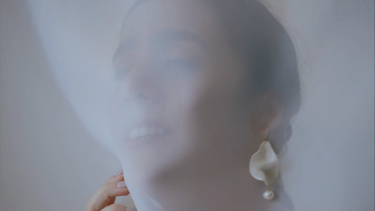 Valeria Castro - la corriente (Videoclip Oficial)