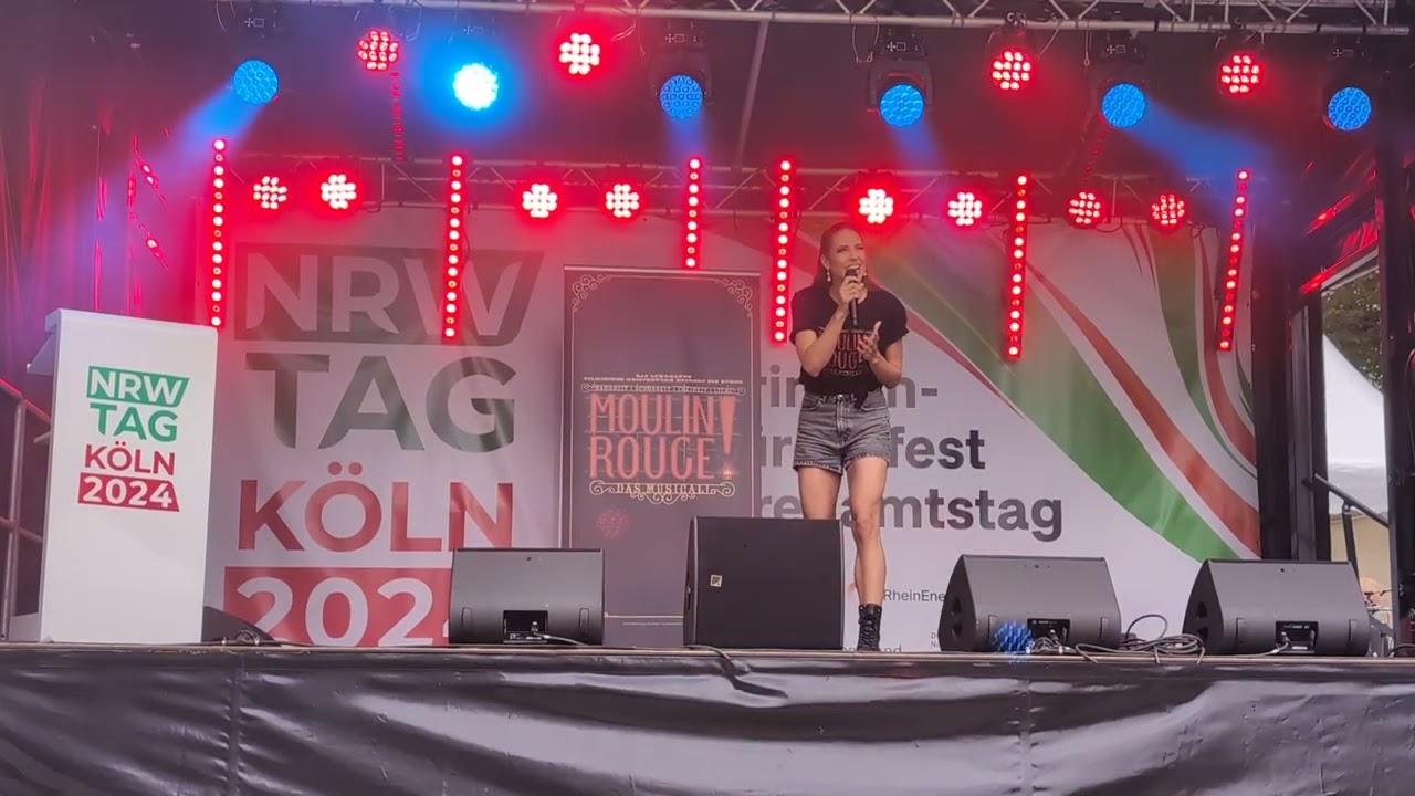 Moulin Rouge - Promo-Auftritt beim NRW Tag in Köln - Marcella Adema - Fireworks