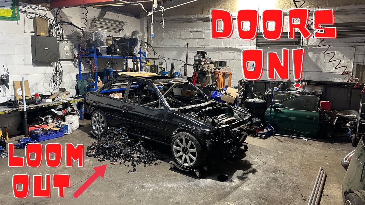 Fitting The Doors and Removing The Loom On My FORD ESCORT Chassis Swop Project #projectquattscort