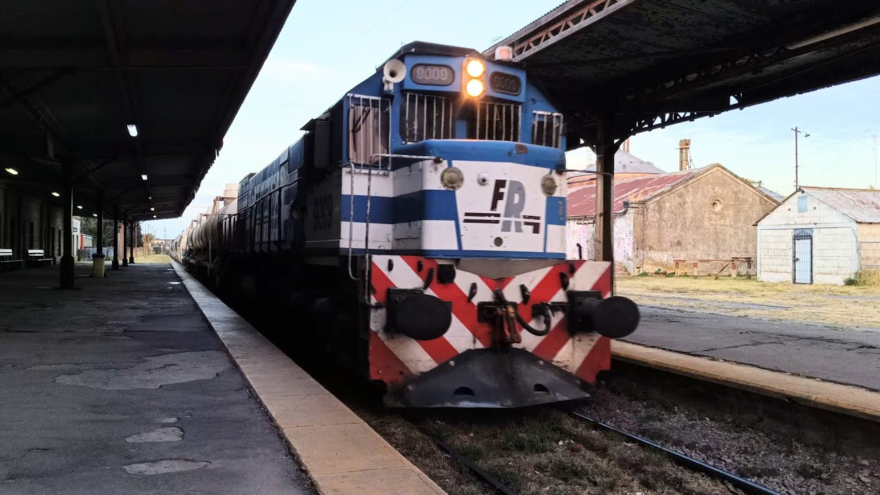 Tren N°103 a cargo de la EMD GT22CW 9009 pasando por y