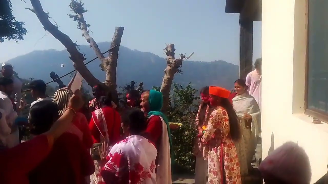 #आलू और पकौड़ी -खाते थक गए होली में देते हैं सभी को बधाई और आशीष#
