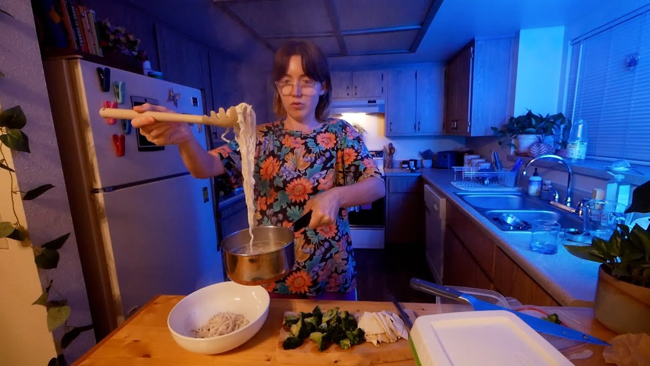 What I've been eating🌱 in my 🆕 kitchen❣️ making kombucha🍺 + current fixation meal 🍽️