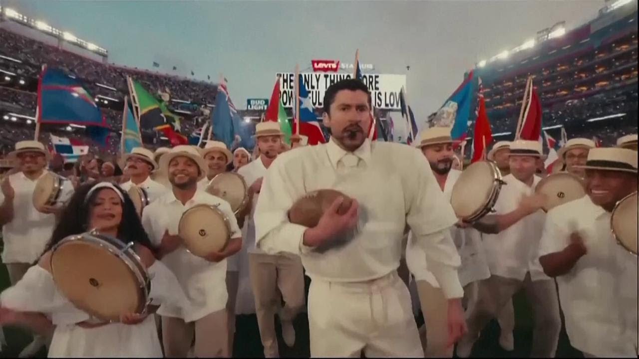 Lo spettacolo di BAD BUNNY al SUPER BOWL: il suo show trasformato IN UN INNO AL SUD AMERICA