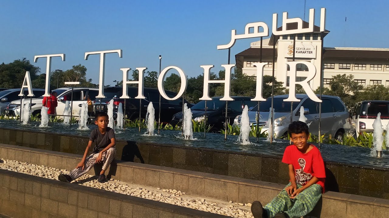 SHALAT DI MASJID AT-THOHIR || MASJID BAPAK ERIK THOHIR || Masya Allah baguss bangeet