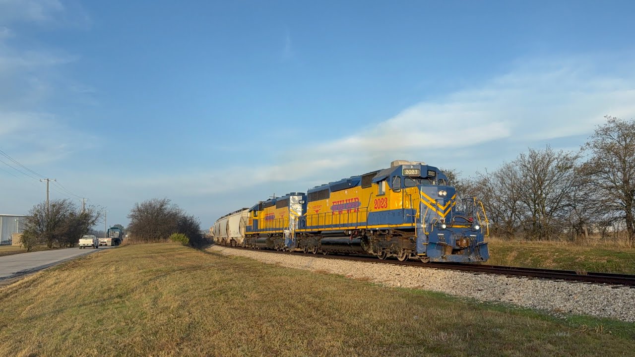 Fort Worth & Western SD40-2 Duo 2023 & 2030 Leads 503 Job on 12/5/25