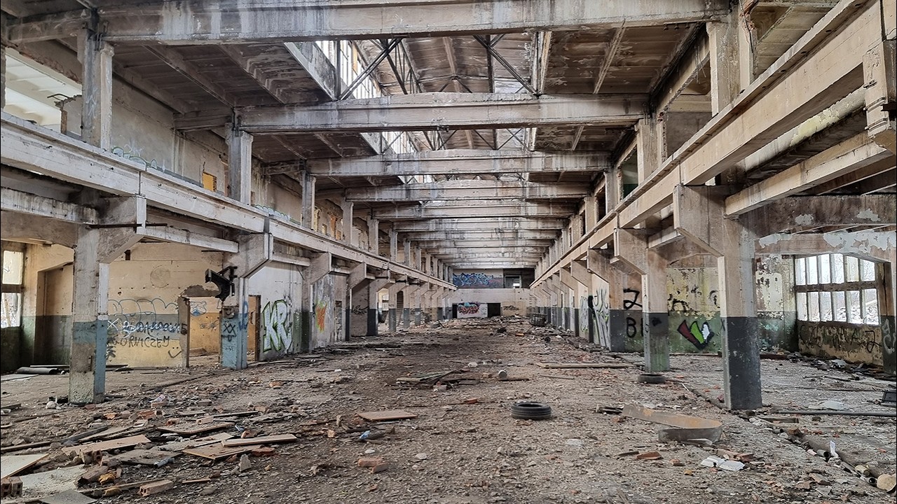 Opuszczona hala przy torach – zapomniane serce przemysłowej Dąbrowy Górniczej, Urbex