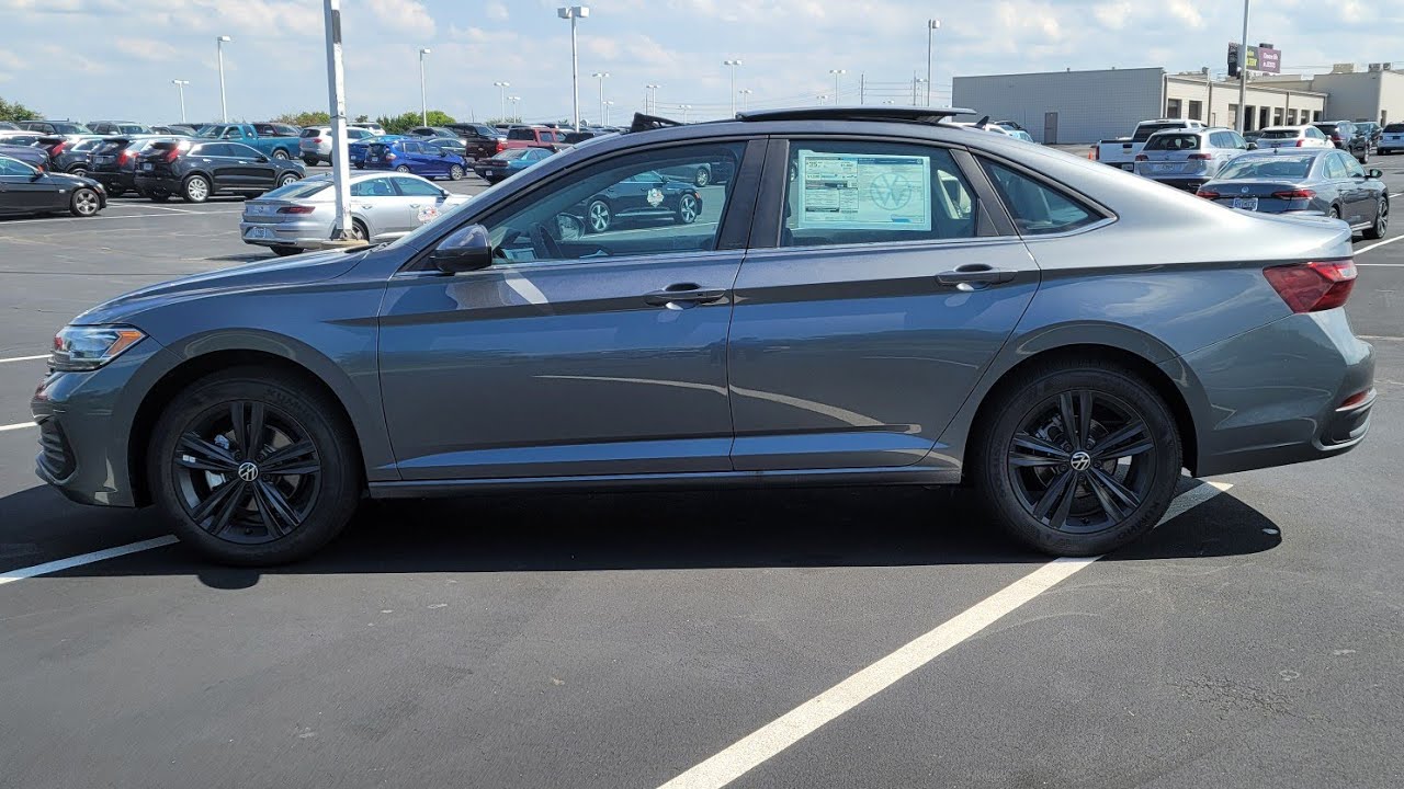 2022 VW Jetta SE 360&deg; quick view in Platinum Gray Metallic