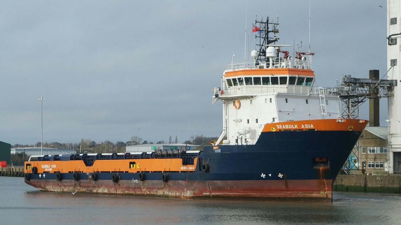 Offshore supply vessel SEABULK ASIA - 1st visit and astern into lowestoft 23/1/18