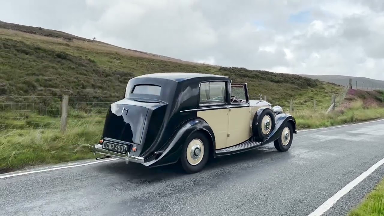 1937 Rolls-Royce Phantom III Barker Sedanca de Ville. 3CP186