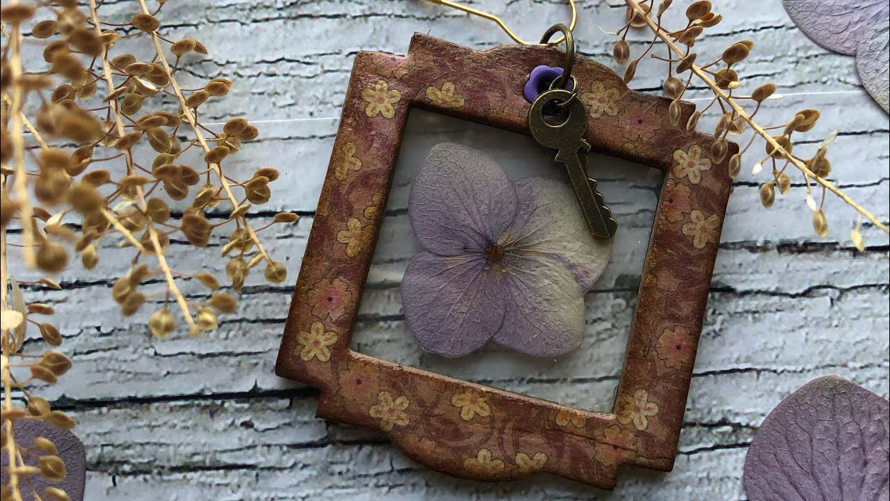 How I made my specimen slide tag Using pressed flower