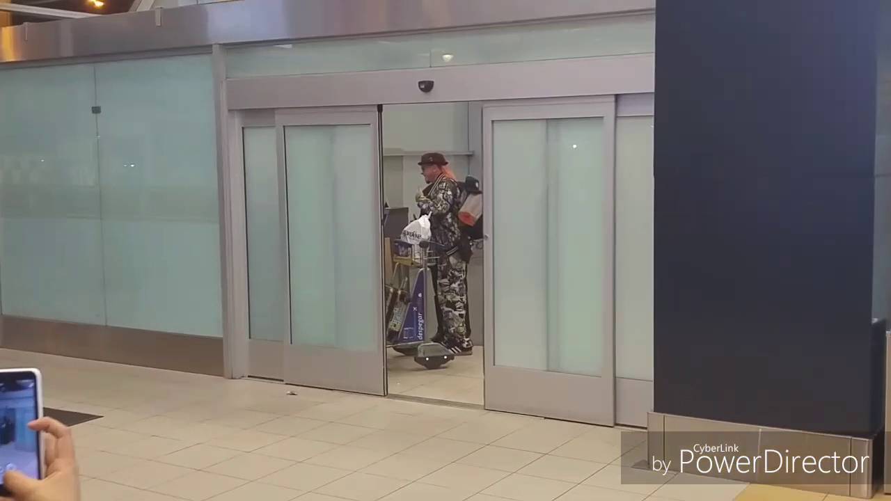 Llegada de Slipknot a Lima Peru 2016 (aeropuerto)