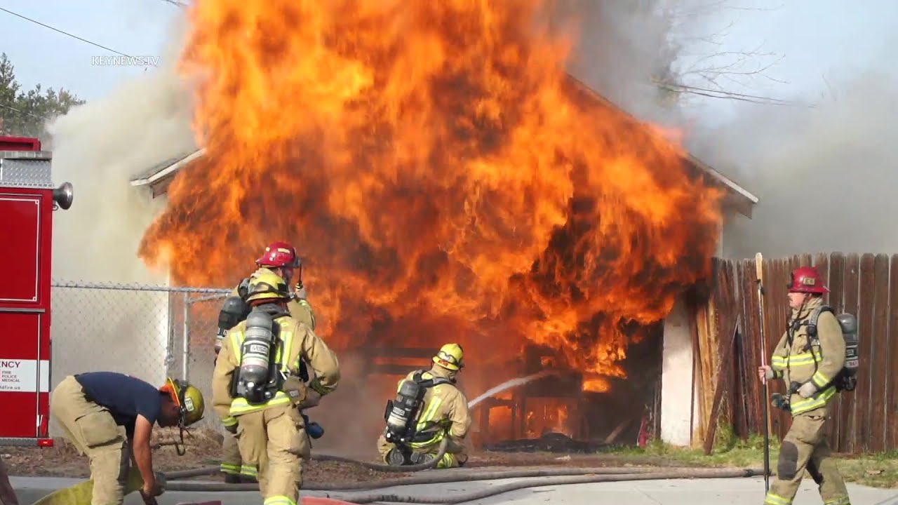 Firefighters Quickly Extinguish Blazing Garage Fire in Bakersfield