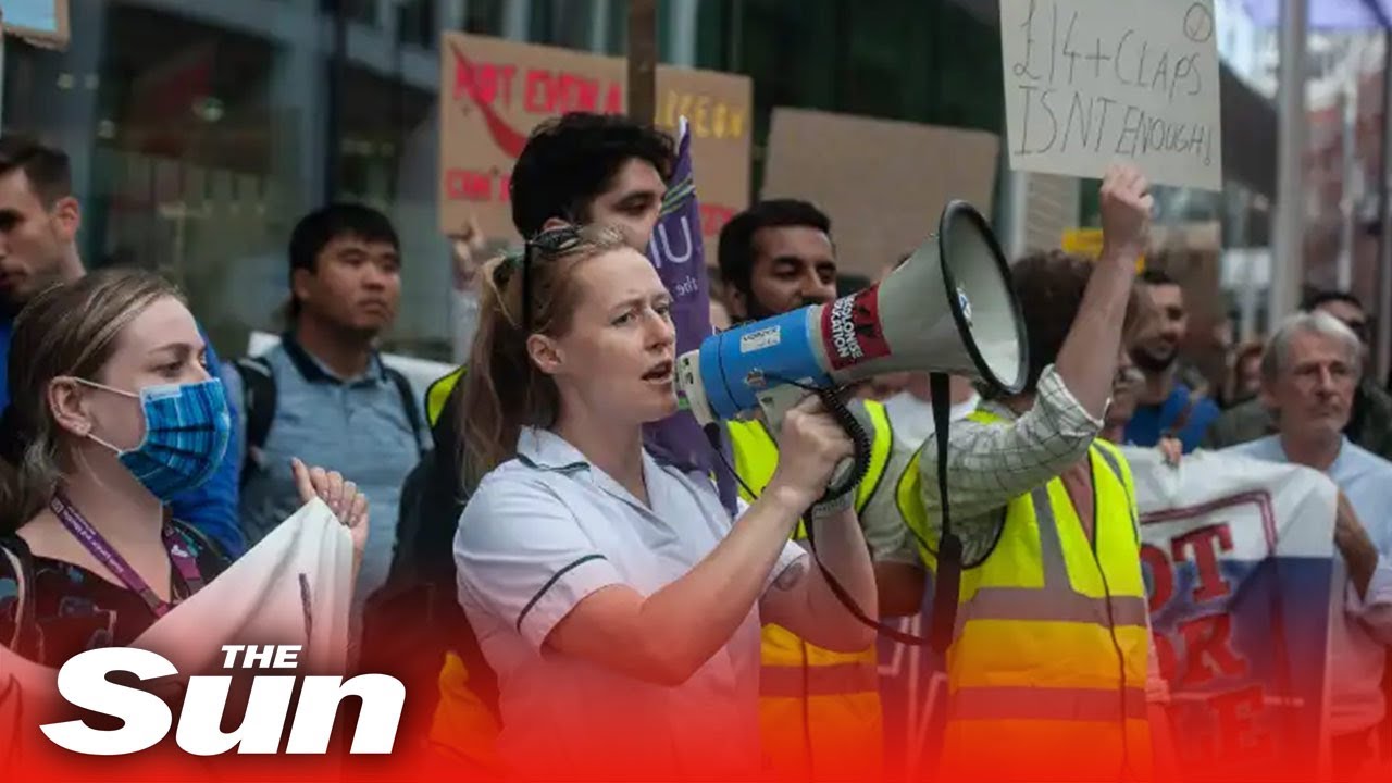 Junior doctors set to go on strike for 72 hours over pay in England