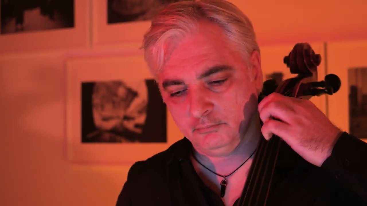J. S . Bach: Cello Suite No. 5 in C Minore, BWV 1011: IV. Sarabande