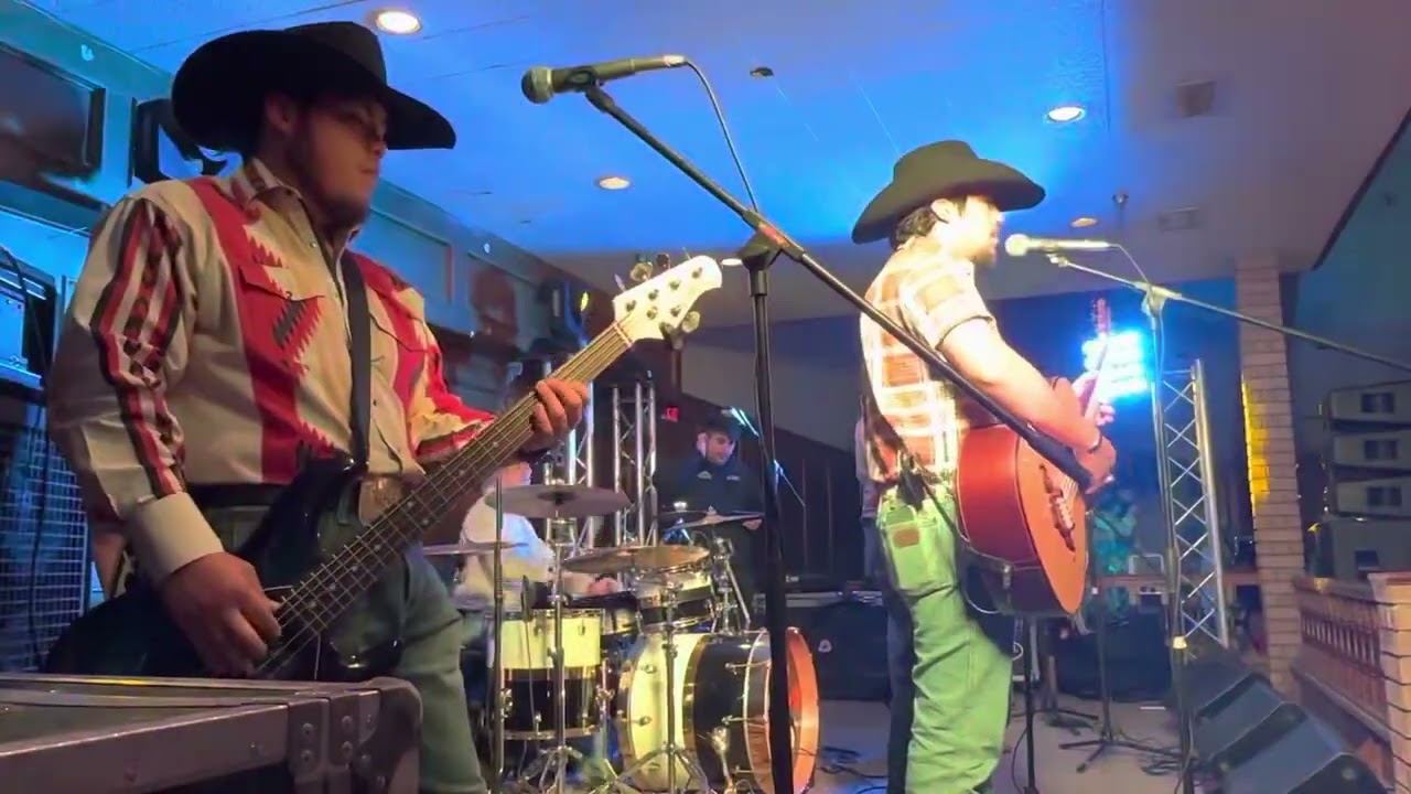 Aun Se Acuerda De Mi - Los Petroleros De Heber Hernandez #audiorental #drumtech