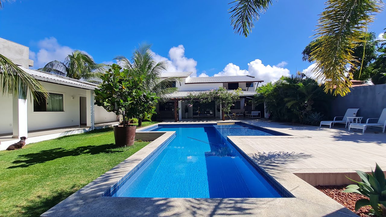 Maravilhosa casa Duplex, 5 suítes, Espaço gourmet e Piscina com deck, Busca Vida, Camaçari - BA.