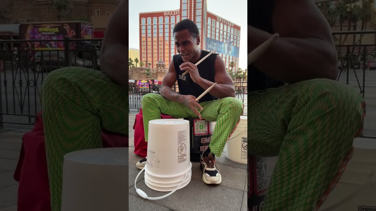 Live streaming of 1MRED hitting bucket drumming busking on the Las Vegas Strip