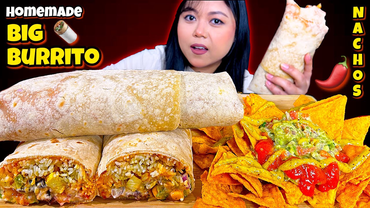 EATING 😱 BIG BURRITO & NACHOS WITH GUACAMOLE | HOMEMADE BURRITO 🌯 | ASMR MUKBANG