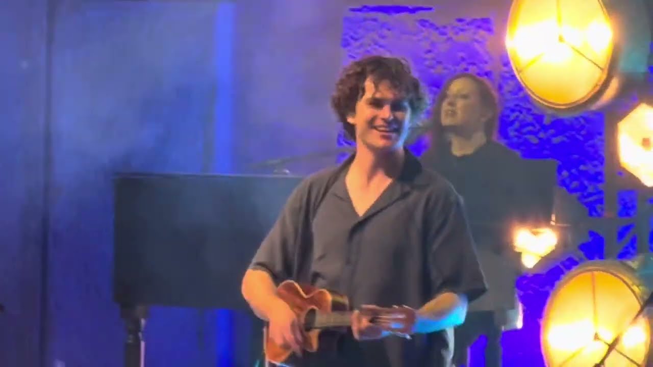 “Riptide” Vance Joy Live 2025