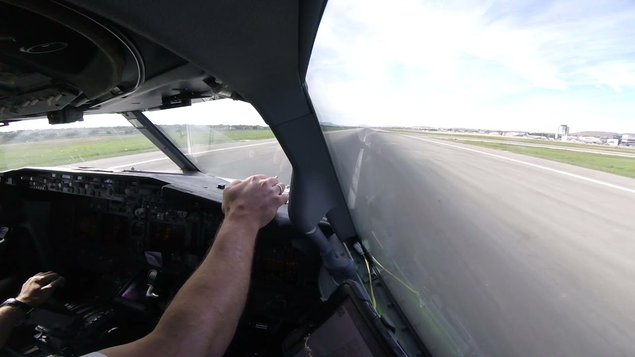 Approach & Landing Alicante-Elche Airport, Spain, RWY28, Boeing 737-800