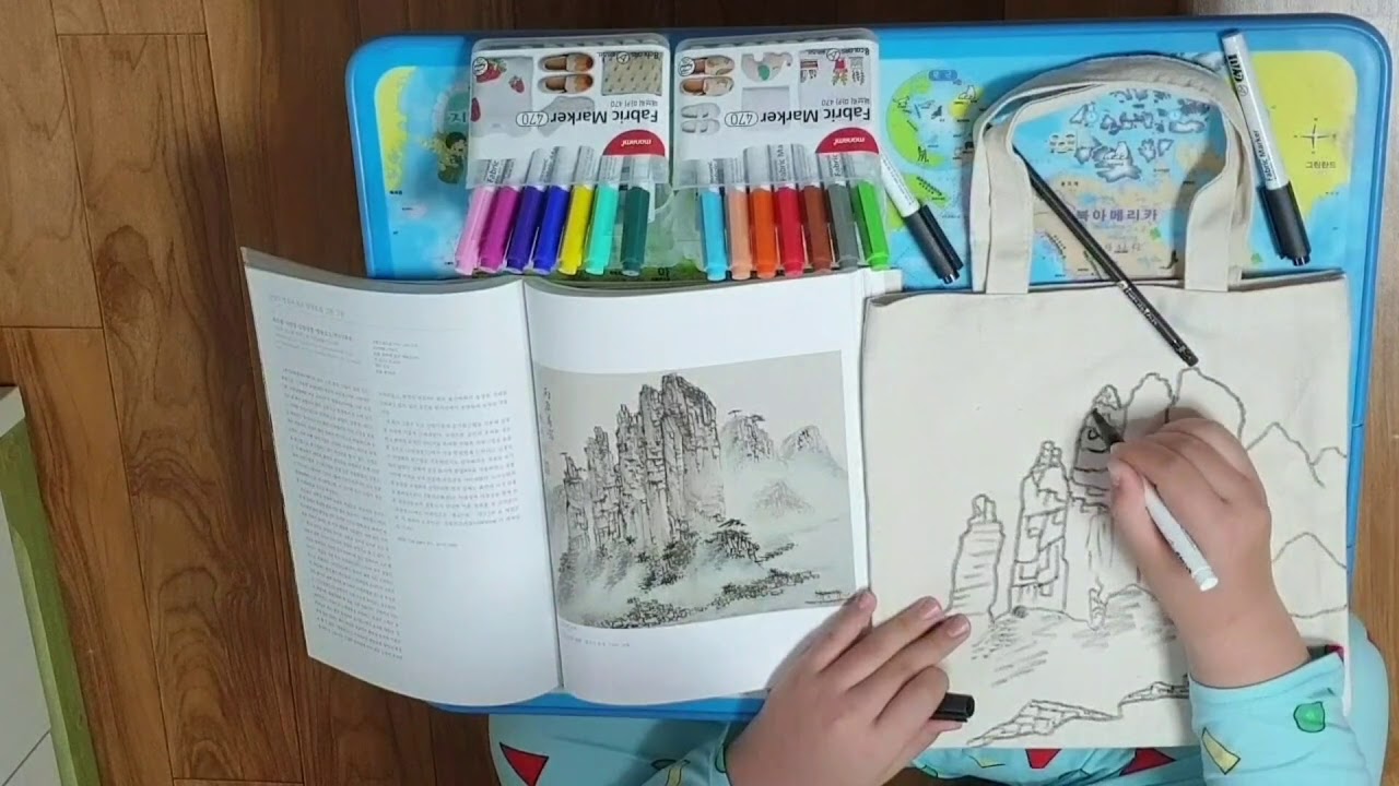 한국문화재 패브릭아트 김용건(보물782)Fabric Art Kim Yonggeon Korea Treasure No.782 Kim Hongdo Painting(Oksun Peaks)