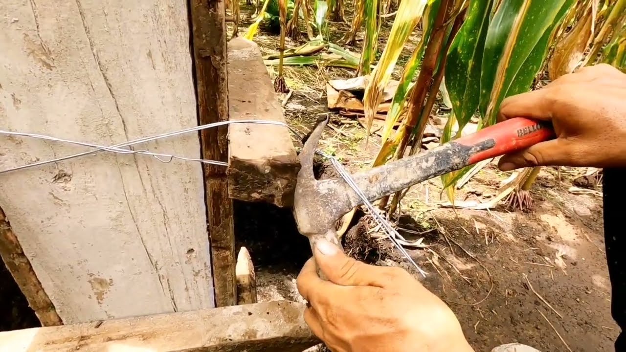 Como se amarra con un martillo las columnas #albañilería #albañil