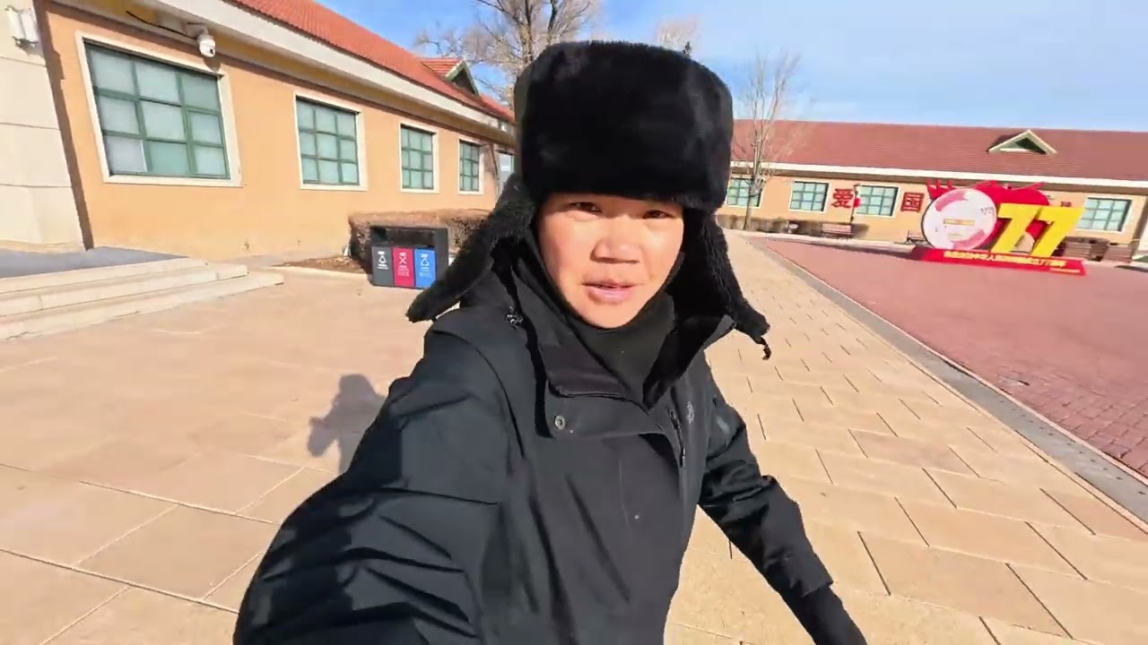田七浪迹天涯：骑行到大庆油田，参观石油馆，晚上在玉米地露营