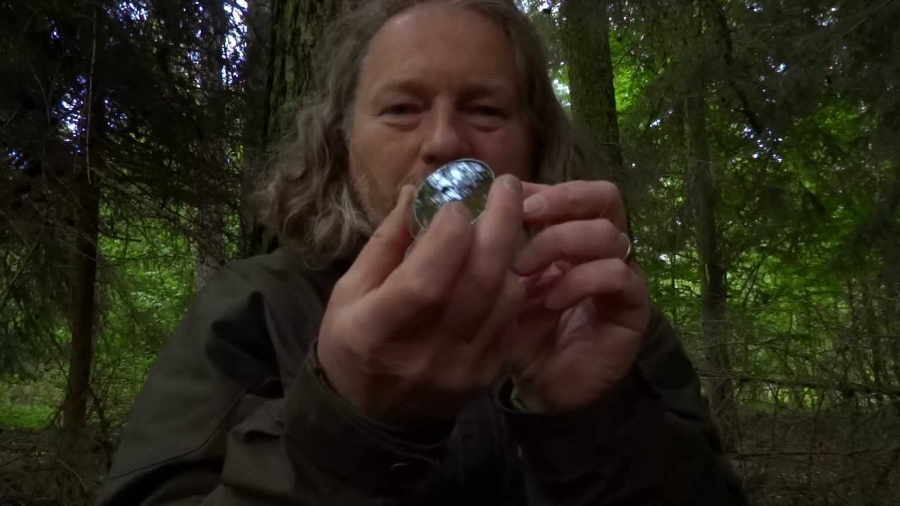 Co se děje tam kde není vidět? Mezi vařičem a ešusem.