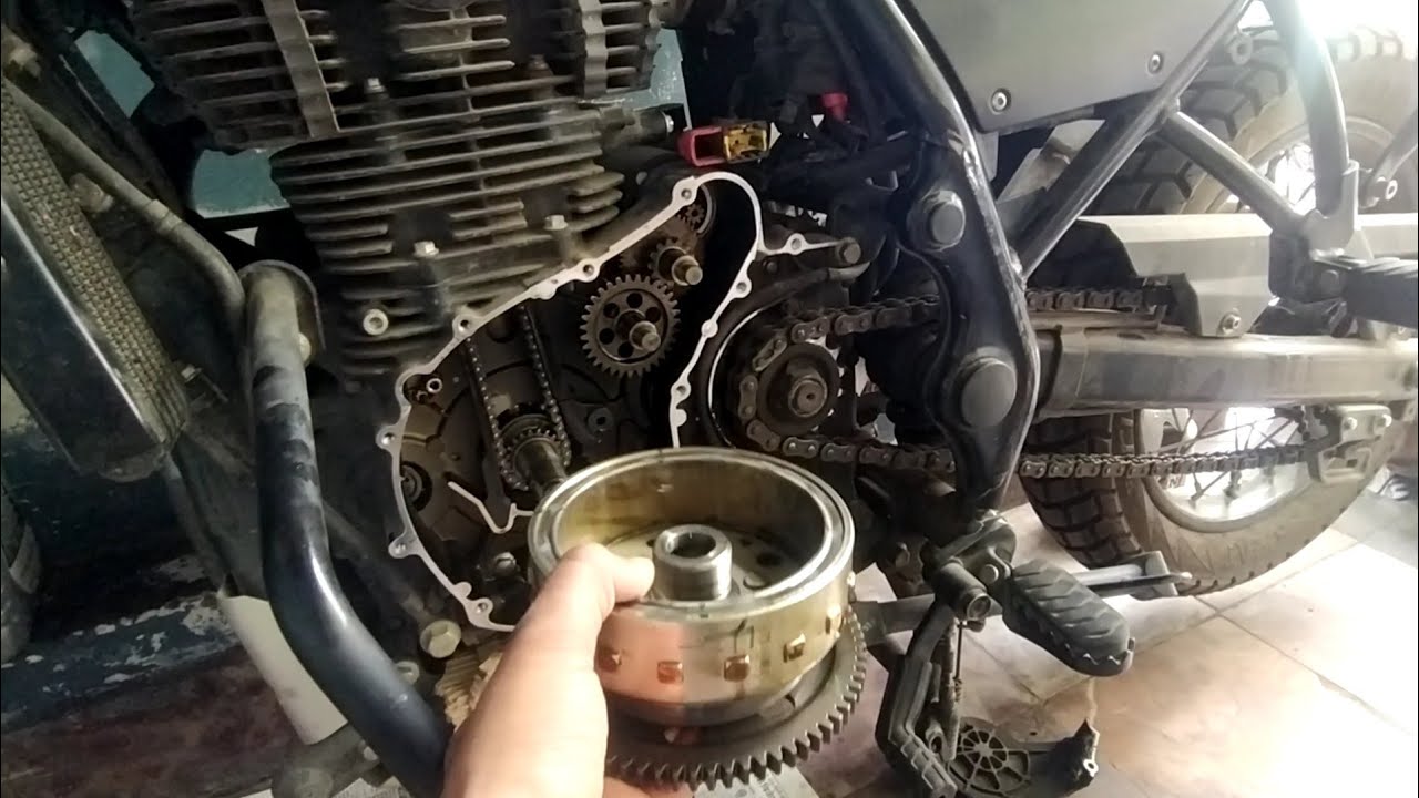 🤔How to Change Royal Enfield Himalayan Magneto Assambly? #himalayan #royalenfieldbikes #maintenance