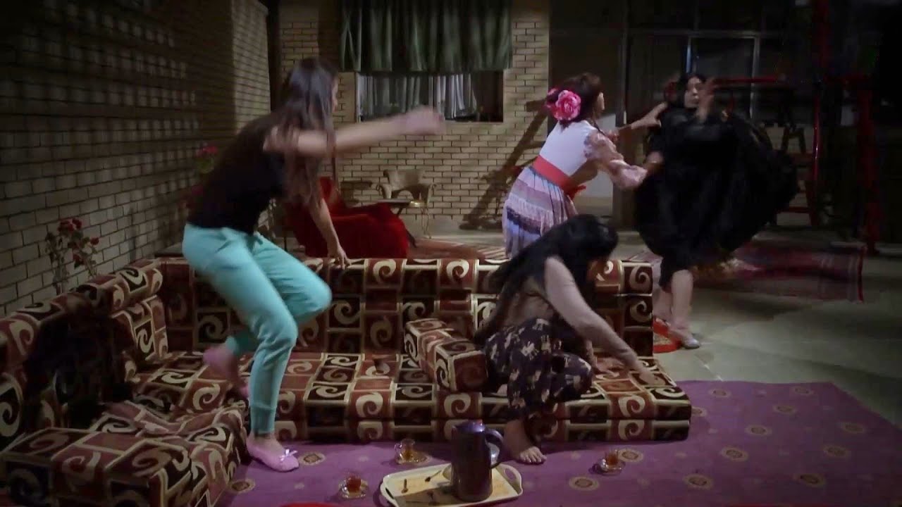 فطوم سوت فصولها ماتخلص طكت الارملة وراحت لغرفة حبيبها بالليل