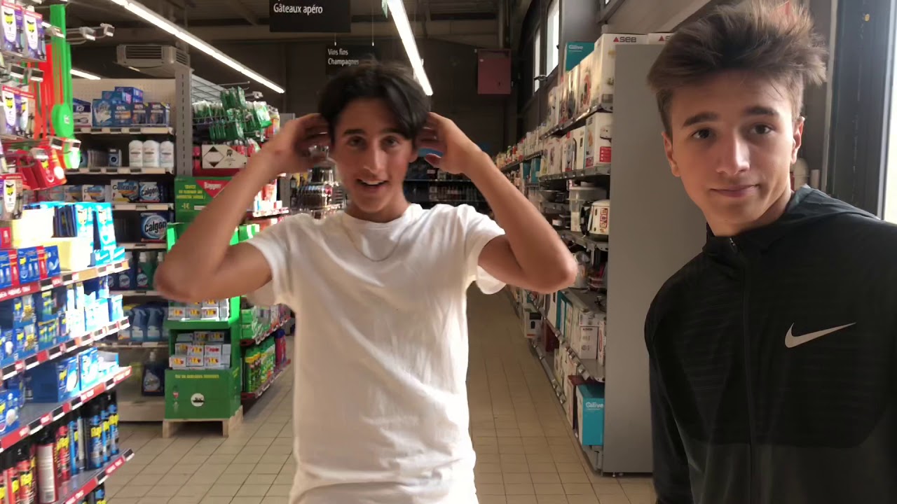 PRANK COUVERTURE EN SUPERMARCHÉ !! On se fait griller