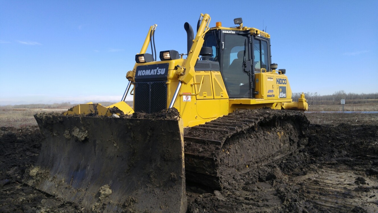 Обзор Komatsu D65PXI и бульдозерный погрузчик