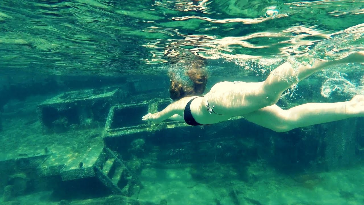 Snorkeling in a Shipwreck - Greece / Nauagio Epanomi