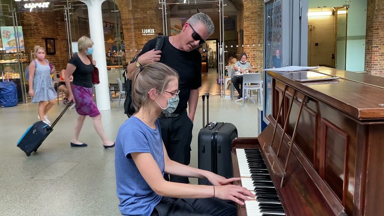Swiss Girl Teaches Me Improvisation 😎