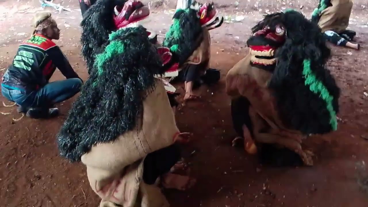 Seni reak mekar raharja di dusun sawah buah