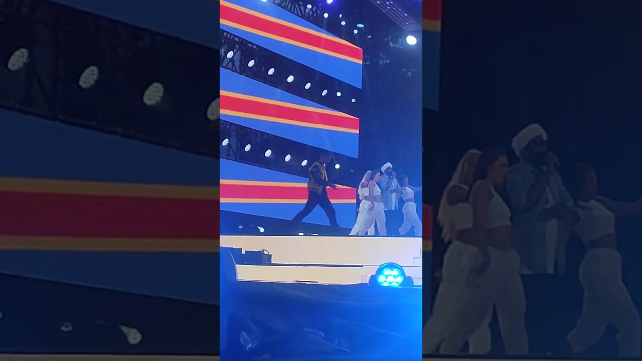 m.Pokora ft. Fally Ipupa chantent chez toi ,chez moi a Reims pour la fête de la musique