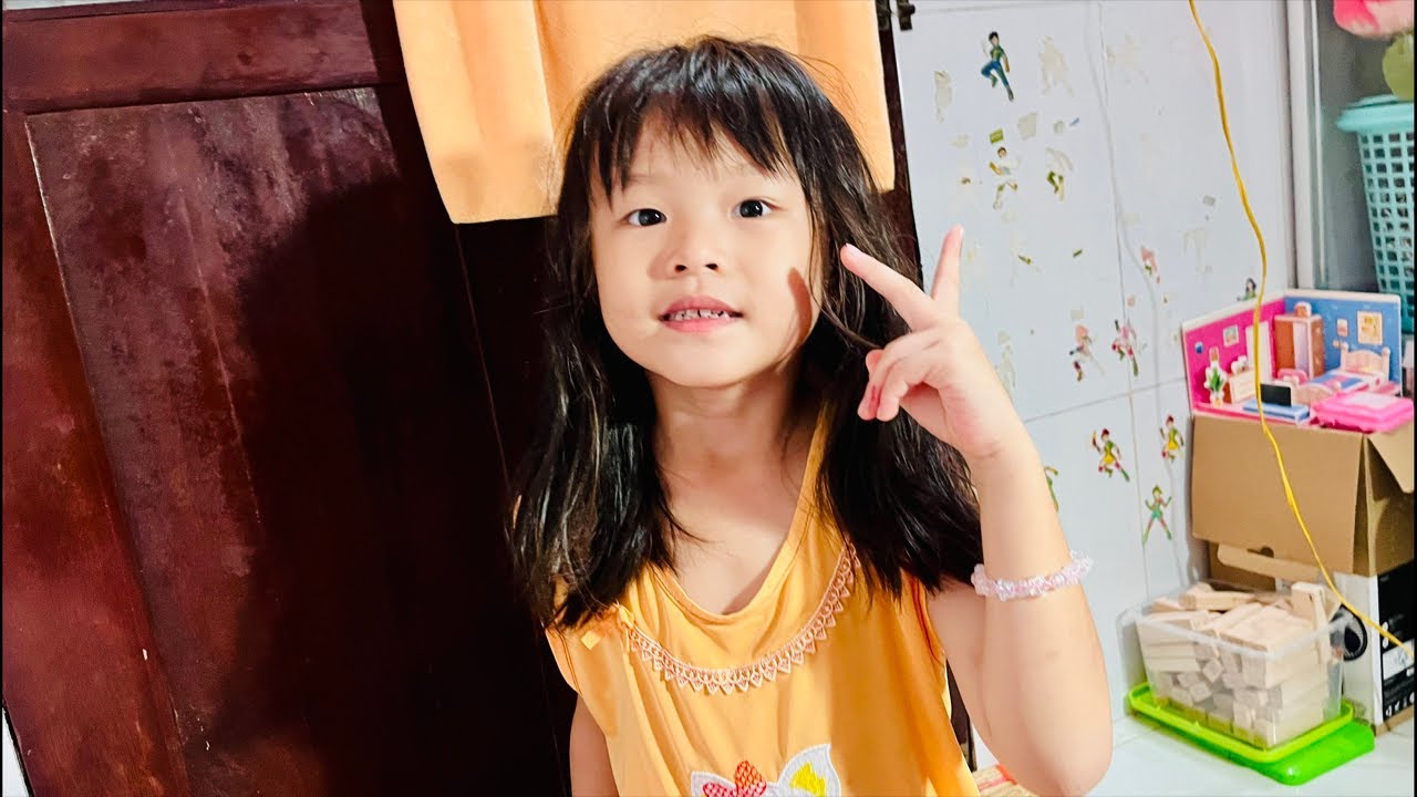 Hành trình luyện chữ đẹp và học thuộc bài thơ Gia đình thân thương | Nhật ký học tập của Khả Hân