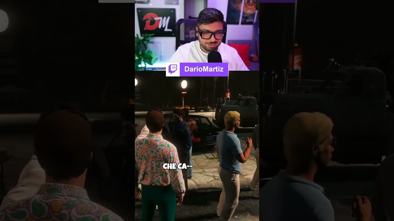 SPIEGATEMI COSA E' SUCCESSO AHAHAH!  #dariomartiz #twitch #twitchitalia #peakville #fivem
