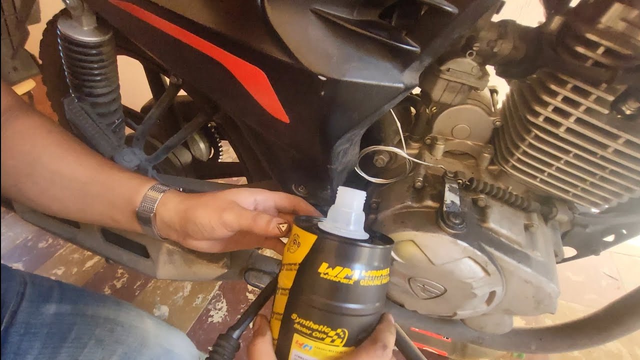 Servicio de afinación a la motocicleta DT 150 SPORT