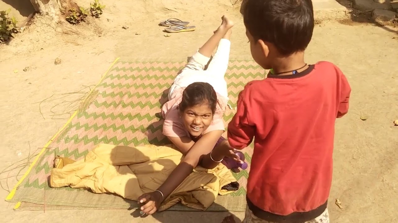 ସଂକ୍ରାନ୍ତି ରେ ଆମେ ଏକାଠି ହୋଇ ଖାଇଲୁ 