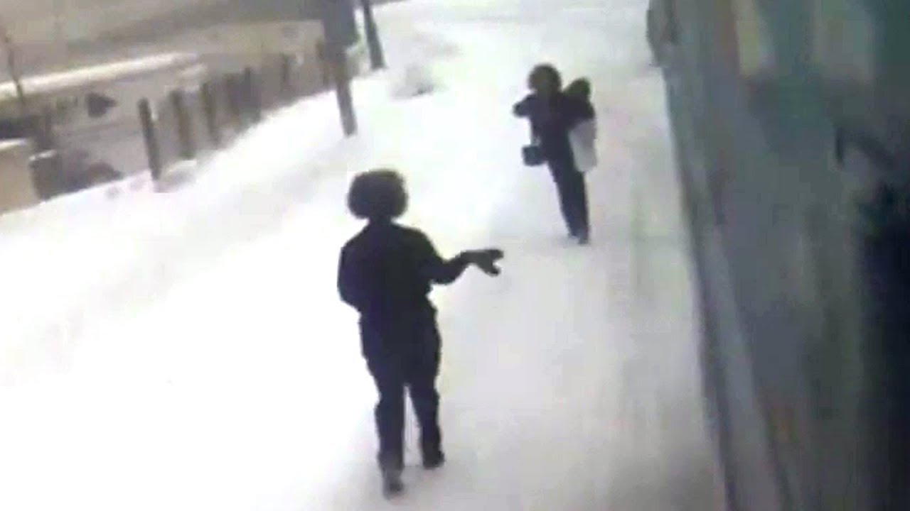 Milwaukee Bus Driver Helps Mom Find Baby's Lost Shoes During Snowstorm