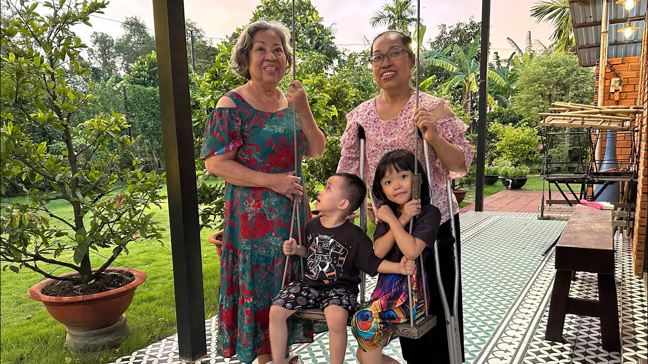 Tháng 10/2025:4 bà cháu vui trung thu ở nhà vườn Đông thạnh , Hóc môn