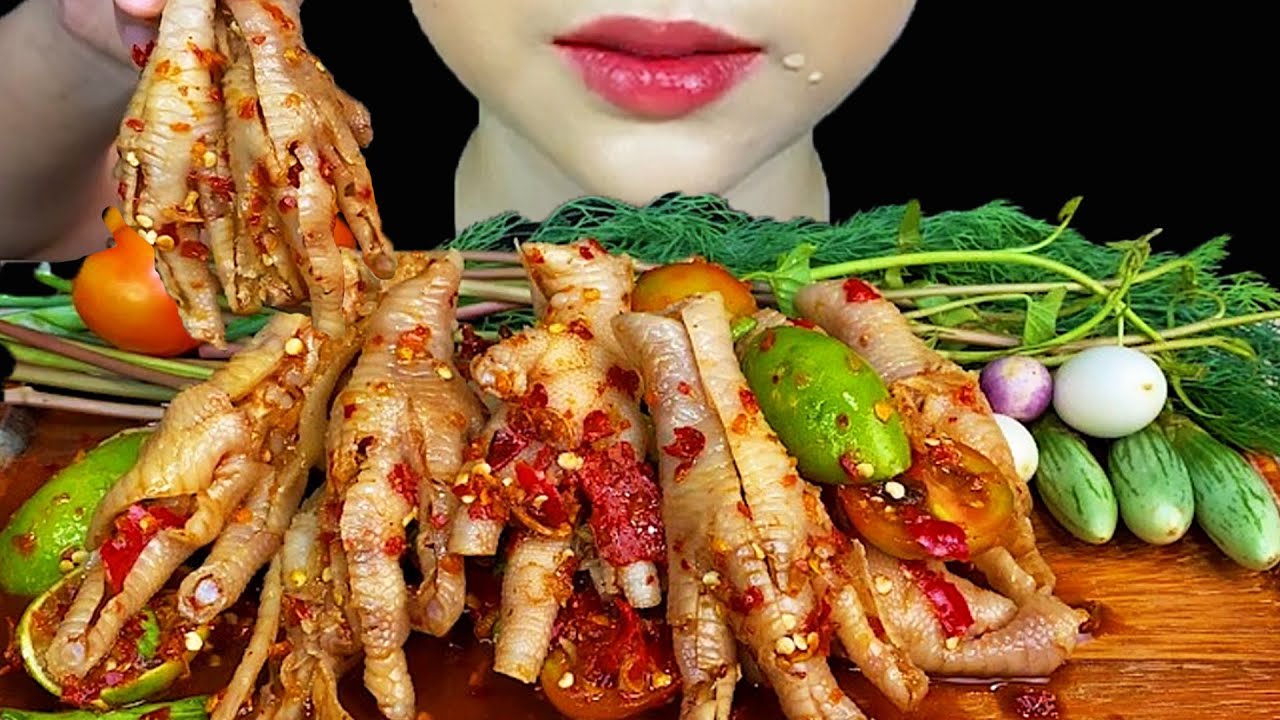 Eating Spicy Food * Spicy Boneless Chicken Feet Salad *