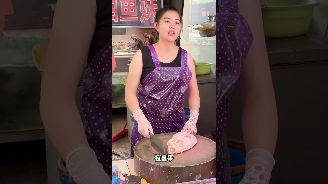 男子网购 货不对版，怒气上头竟提刀上门要说法！#打假 #冲突 #刀工 #厨房菜刀