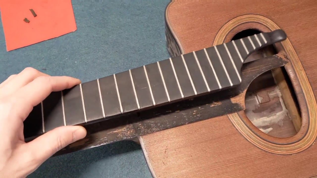 Restauration d'une guitare manouche de l'époque de Django (test son à la fin)