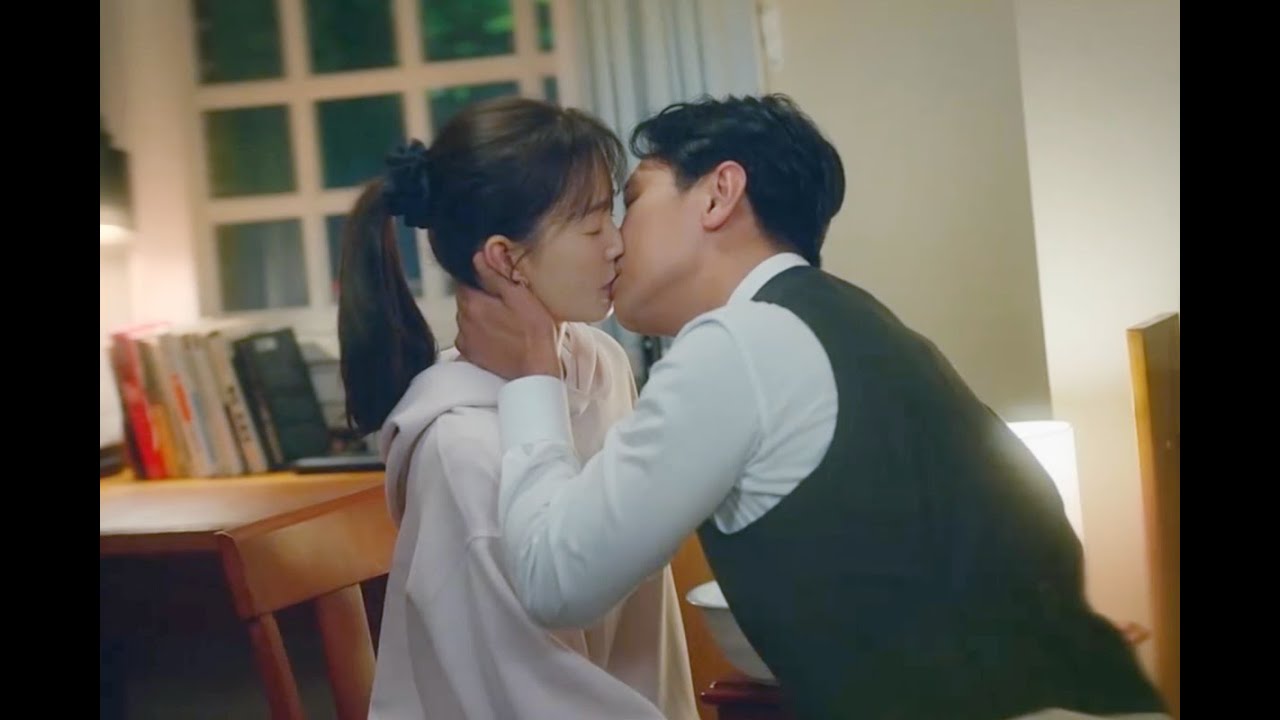 Seok Ji Won and Yoon Ji Won Love Your Enemy