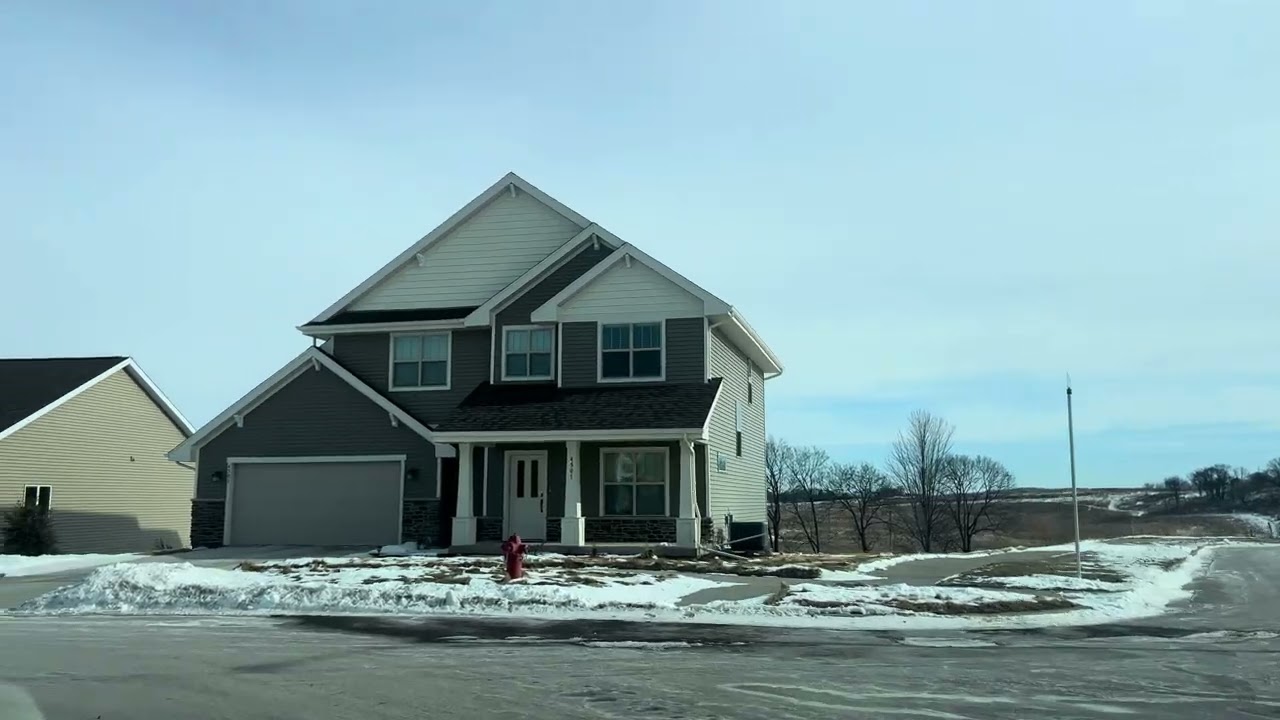 Cruising Redtail Ridge neighborhood developmental in Middleton Wisconsin 