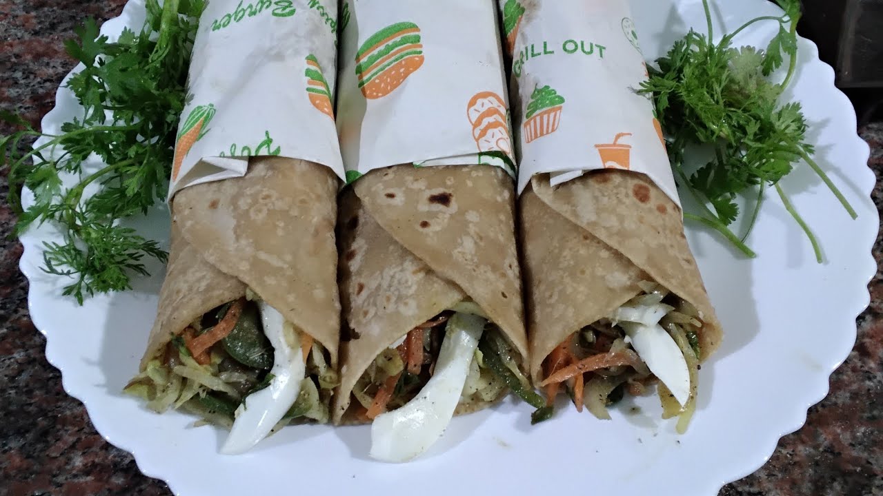 Bismillah food  is live!  Street style veg egg roll super tasty 😋 veg ka tadka aur egg ka magic 😍