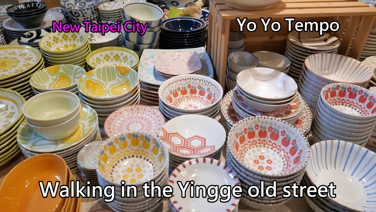 Walking in the Yingge old street   New Taipei city